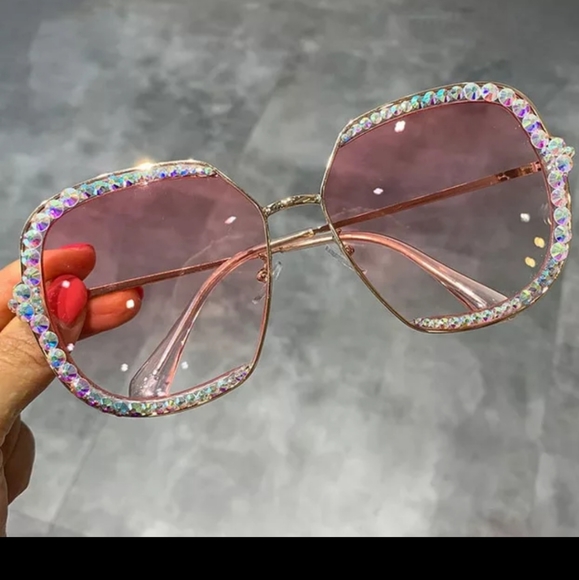 Accessories - ☘FASHION RHINESTONE BLING OVERSIZED SUNGLASSES☘